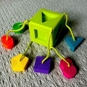 Fat Brain travel friendly shape sorter toy for babies